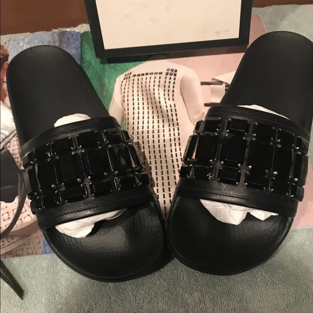 💜SOLD💜 AUTHENTIC GUCCI SLIDES